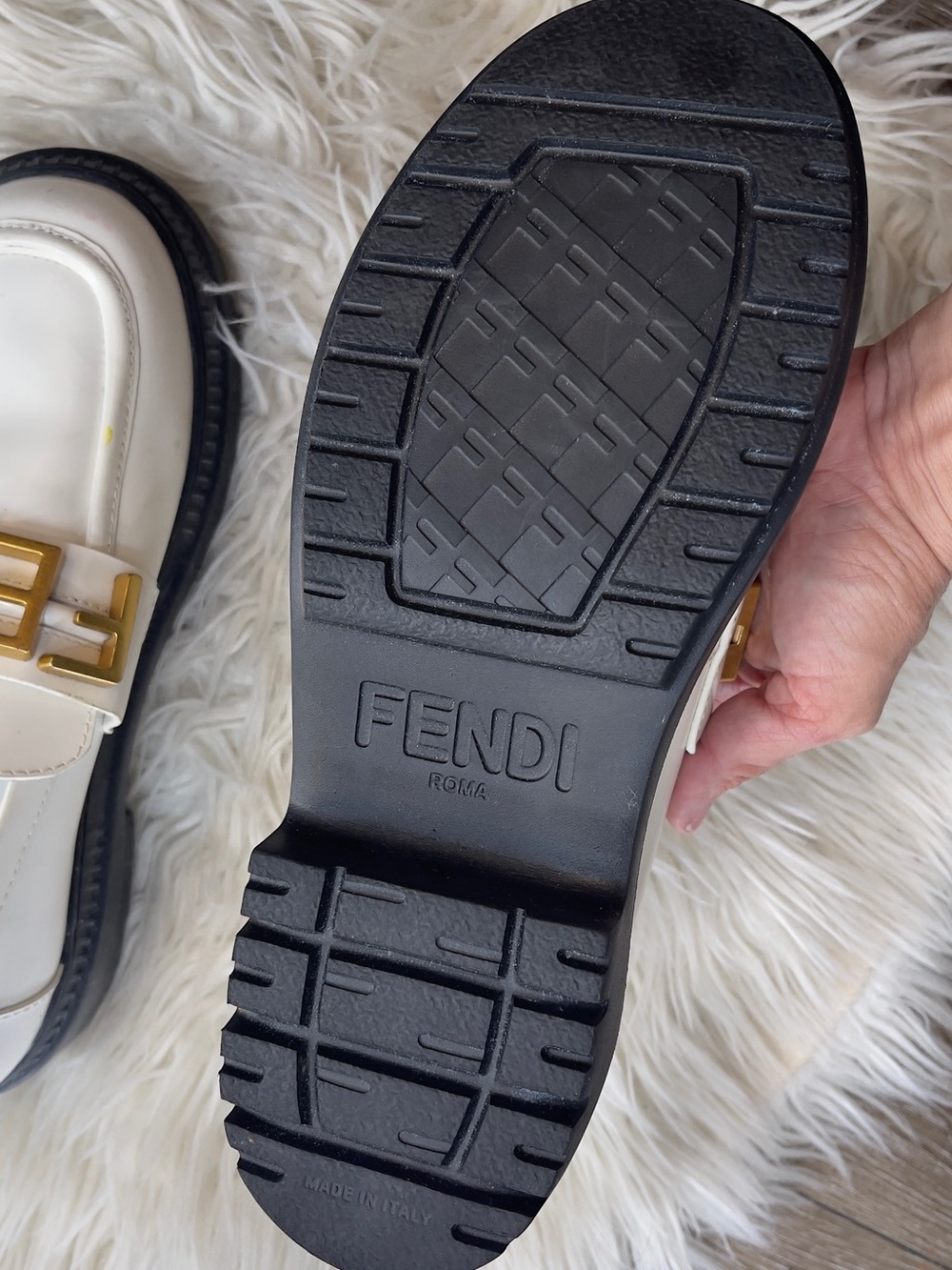 Fendi White Leather Loafers with Gold Logo and Black Sole - Picture 4 of 8